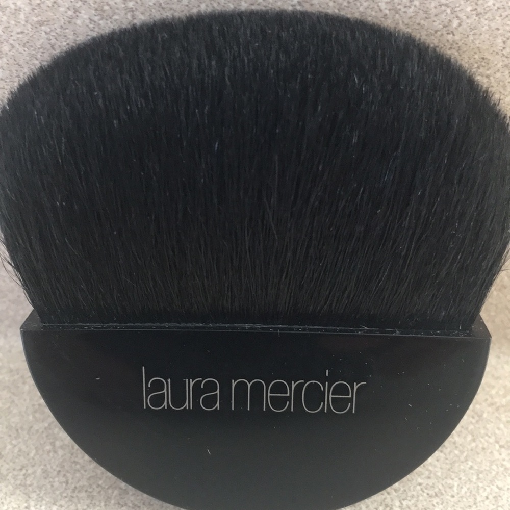 Laura Mercier mineral primer brush. Brand New.